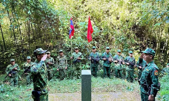 Hoạt động tuần tra song phương được các đơn vị thuộc Ban Chỉ huy Bộ đội Biên phòng tỉnh Sơn La thường xuyên phối hợp tổ chức. (Ảnh: THÙY DƯƠNG)