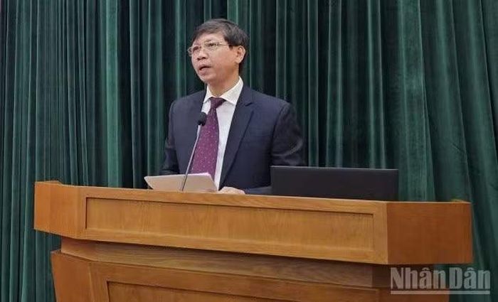 Đồng chí Phó Giáo sư, Tiến sĩ Lý Việt Quang phát biểu tại hội thảo. (Ảnh: ĐẶNG HIẾU)
