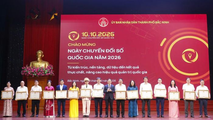 28 tập thể tiêu biểu trong chuyển đổi số được khen thưởng dịp này. (Ảnh: TT)