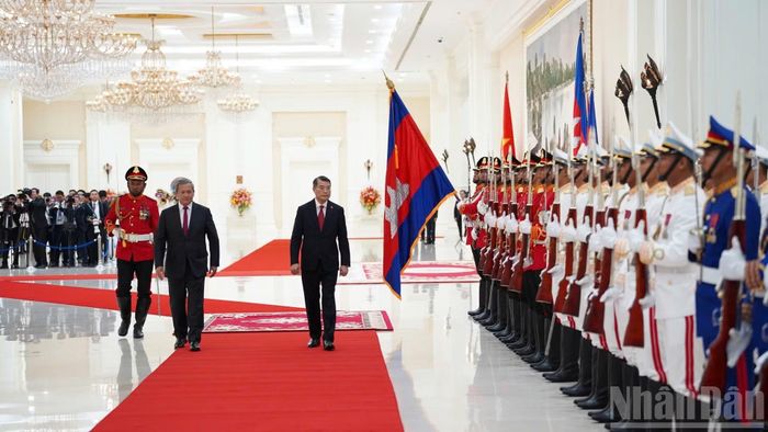 Lễ đón chính thức Thủ tướng Chính phủ Lê Minh Hưng tại sảnh Kravan, Cung Hoà Bình. (Ảnh: ĐINH TRƯỜNG)