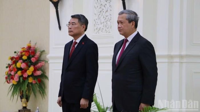 Thủ tướng Lê Minh Hưng và Thủ tướng Hun Manet. (Ảnh: HUY VŨ)