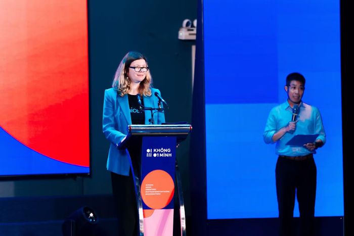 Bà Silvia Danailov, Trưởng đại diện UNICEF tại Việt Nam phát biểu tại lễ khởi động Chiến dịch "Không một mình". (Ảnh: Ban tổ chức cung cấp)