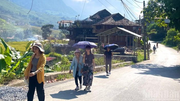 Gia tăng trải nghiệm du lịch, thu hút du khách. (Ảnh: NGỌC LIÊN)