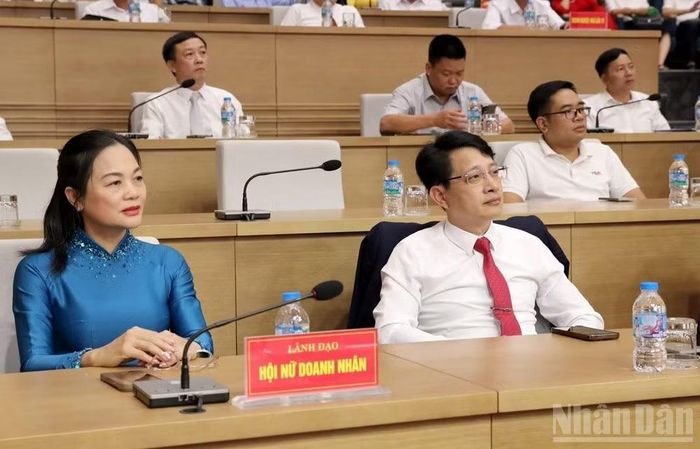 Các đại biểu dự hội nghị.
