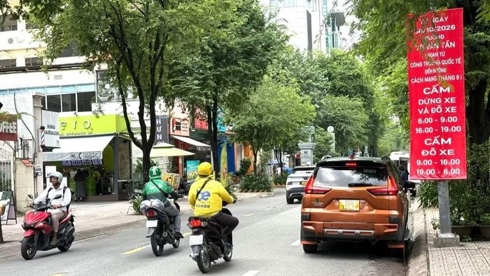Đường Võ Văn Tần từ Công trường Quốc tế (khu vực Hồ Con Rùa) đến đường Cách Mạng Tháng Tám cho lưu thông 2 chiều đối với xe gắn máy (Ảnh: VÕ LÊ)
