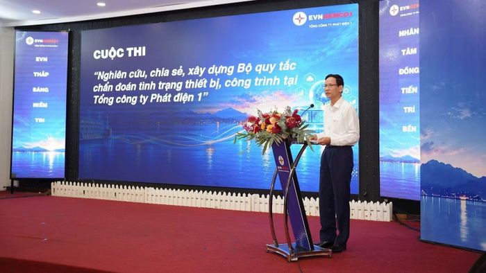Ông Trần Doãn Thành – Chủ tịch Công đoàn EVNGENCO1 phát động cuộc thi xây dựng Bộ quy tắc chẩn đoán tình trạng thiết bị, công trình. (Ảnh: EVNGENCO1 cung cấp)