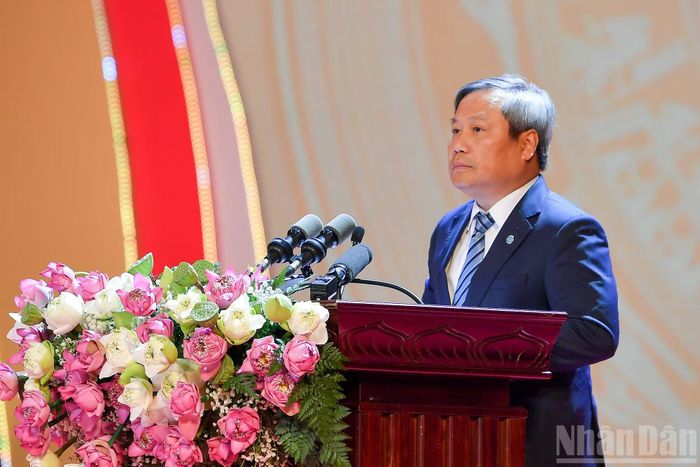 Chủ tịch Ủy ban nhân dân thành phố Hà Nội Vũ Đại Thắng, Chủ tịch Hội đồng Thi đua-Khen thưởng Thành phố Hà Nội phát biểu và phát động phong trào thi đua năm 2027.