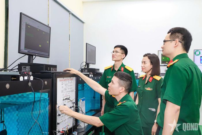 Học viện Kỹ thuật Quân sự tích cực nghiên cứu, ứng dụng công nghệ nâng cao toàn diện chất lượng giáo dục-đào tạo, nghiên cứu khoa học. Ảnh: NINH HOAN 