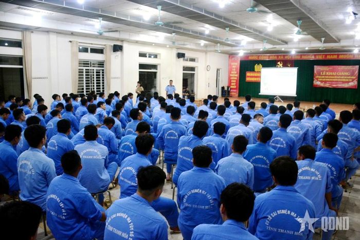  Học viên Cơ sở Cai nghiện ma túy số 2 tỉnh Thanh Hóa tham gia buổi tuyên truyền, giáo dục pháp luật, kỹ năng tái hòa nhập cộng đồng. 