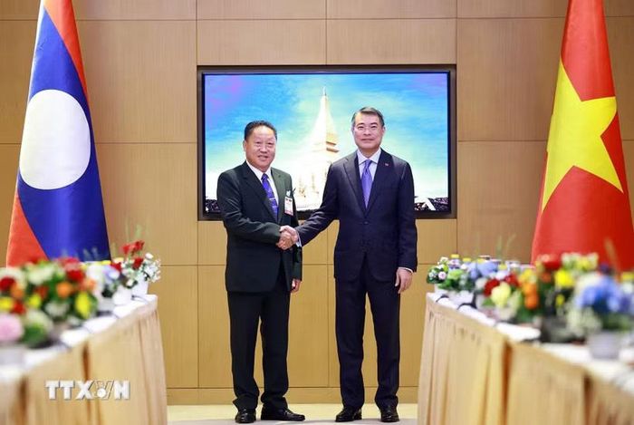 Thủ tướng Lê Minh Hưng tiếp Phó chủ tịch Ủy ban Trung ương Mặt trận Lào xây dựng đất nước Laopaoxong Navongxay.