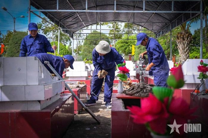  Công việc lấy mẫu hài cốt liệt sĩ được thực hiện với tinh thần trách nhiệm cao nhất, bảo đảm chất lượng, đúng quy trình.