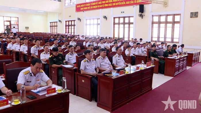Đại biểu dự khai mạc Hội thi 4 chuyên ngành hậu cần cấp Quân chủng Hải quân năm 2026.