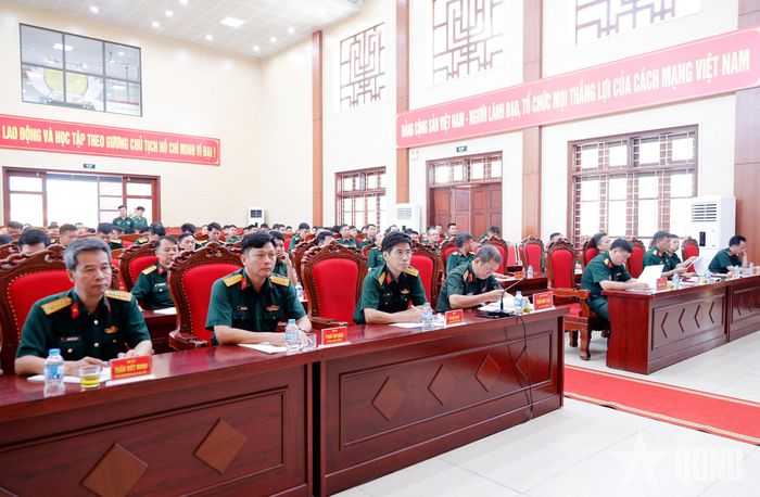 Các đại biểu tham dự lễ bế mạc. 