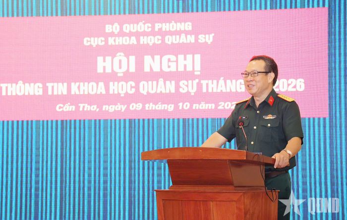 Đại tá, TS Lê Đình Vũ, Phó cục trưởng Cục Khoa học quân sự phát biểu khai mạc hội nghị.