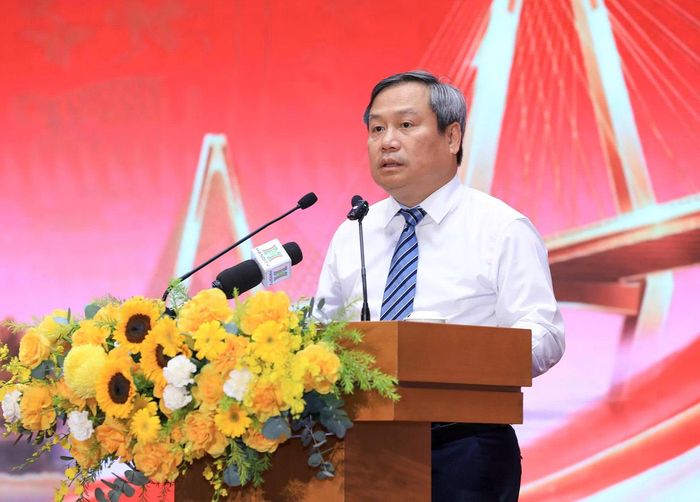 Ủy viên Trung ương Đảng, Phó bí thư Thành ủy, Chủ tịch UBND TP Hà Nội Vũ Đại Thắng phát biểu tại buổi lễ. 