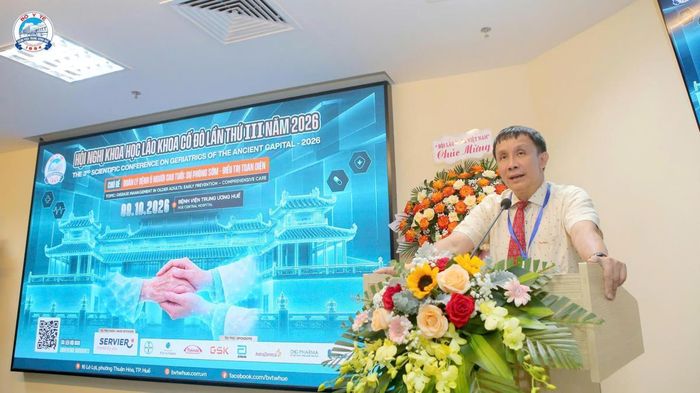GS.TS. Phạm Như Hiệp, Giám đốc BVTW Huế phát biểu tại hội nghị.