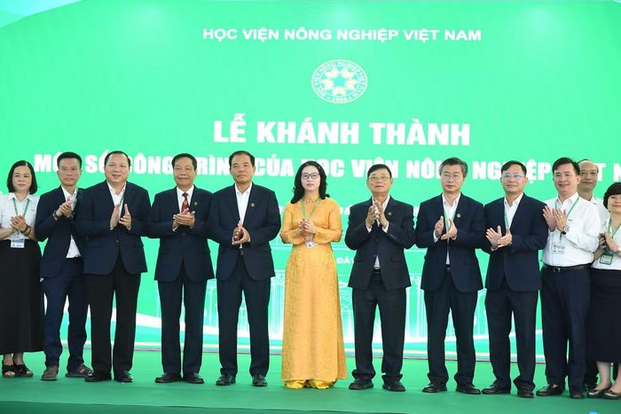 Ba công trình mới tại Học viện Nông nghiệp Việt Nam được khánh thành nhân dịp Kỷ niệm 70 năm ngày thành lập Học viện.