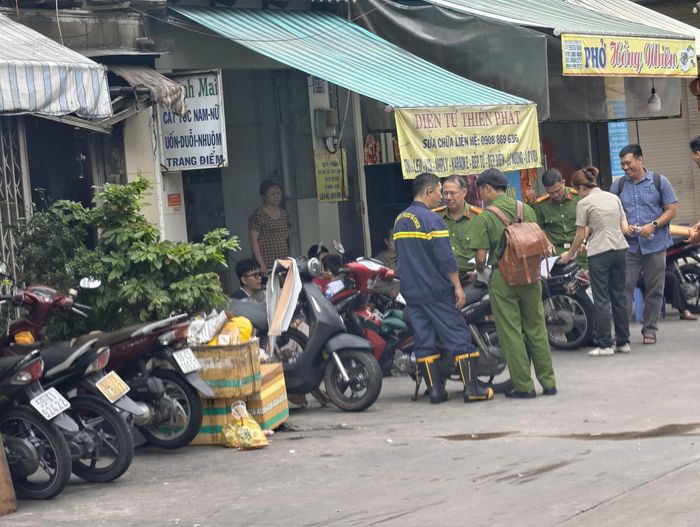 Công an phong tỏa hiện trường phục vụ điều tra. Ảnh: NGUYỄN TÂN