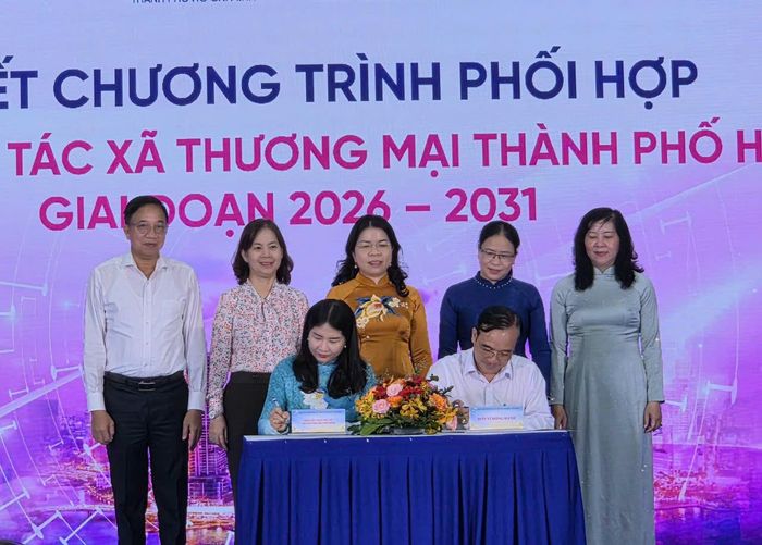  Đại diện Hội LHPN TPHCM và Saigon Co.op ký kết chương trình phối hợp giai đoạn 2026–2031 