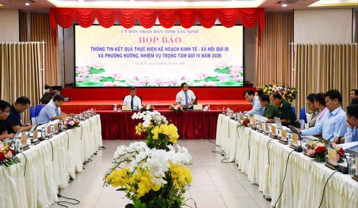  Đại biểu dự họp báo thông tin về tình hình phát triển kinh tế - xã hội quý 3 và phương hướng, nhiệm vụ trọng tâm quý 4-2026 