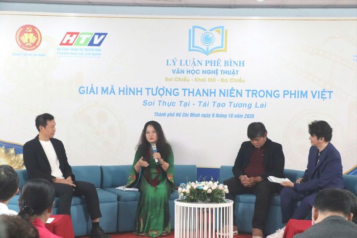  Các diễn giả tham gia tọa đàm. Ảnh: V.HÀ 