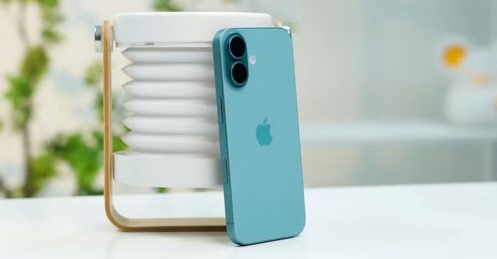 Đây là lựa chọn bền bỉ với vòng đời cập nhật iOS dài, phù hợp người dùng muốn thiết bị ổn định trong 4-5 năm tới.
