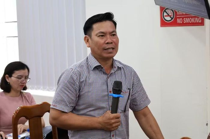 Lãnh đạo xã Tân Lộc phát biểu tại hội nghị.