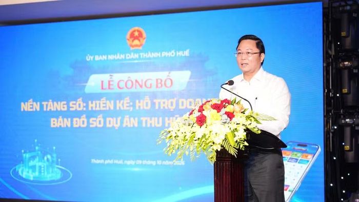 Ông Lê Trí Thanh, Chủ tịch UBND TP Huế phát biểu chỉ đạo tại buổi lễ.