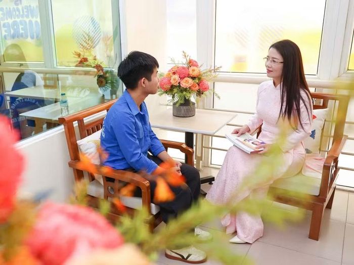 Cán bộ, giảng viên trải nghiệm PDPS.