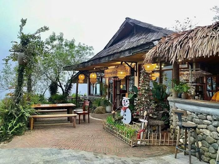 Khu du lịch Pù Luông được đầu tư những căn nghỉ dưỡng đẹp, hút du khách.