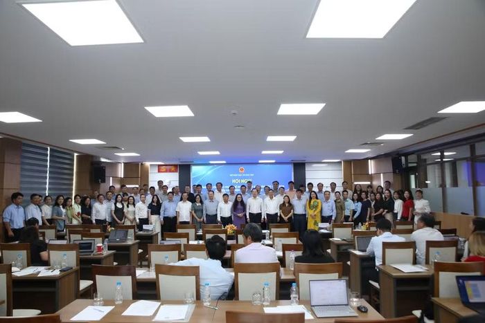 Các đại biểu dự hội nghị tổng kết công tác pháp chế ngành Giáo dục trực tiếp tại Trường Đại học Công nghệ Kỹ thuật TPHCM. Ảnh: Mạnh Tùng.