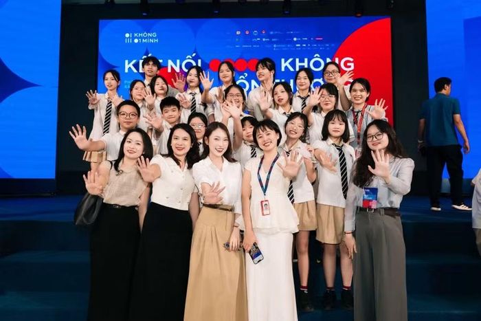 MC Khánh Vy là một trong những KOL, KOC, đồng hành với chiến dịch Không một mình.