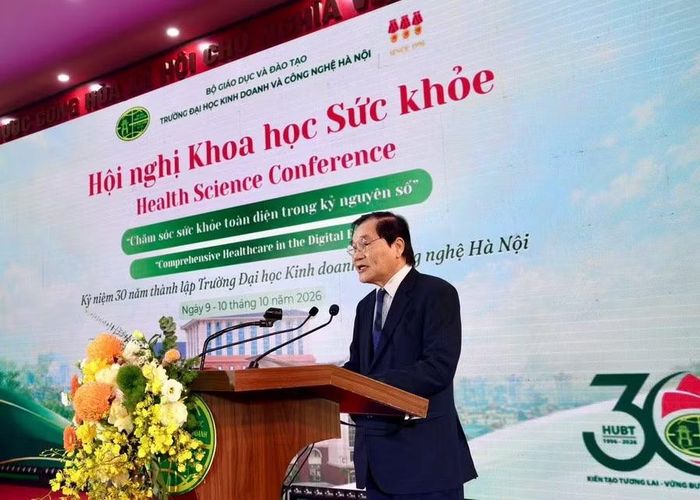 PGS.TS Phạm Dương Châu – Phó Hiệu trưởng phụ trách HUBT phát biểu tại hội nghị.
