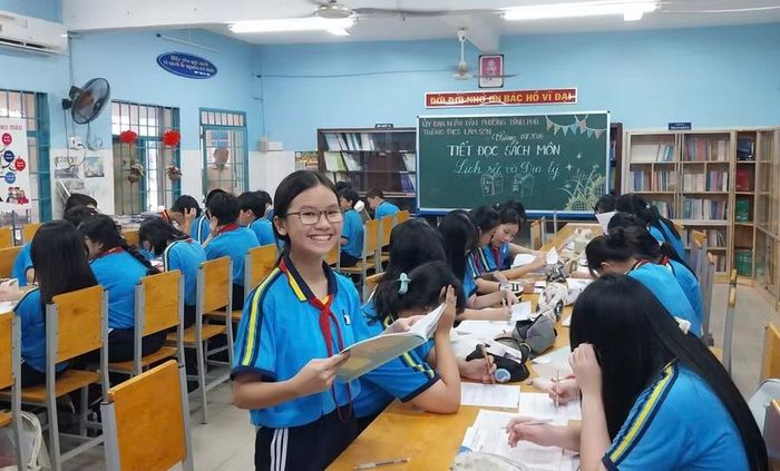 Tiết đọc sách của học sinh Trường THCS Lam Sơn.