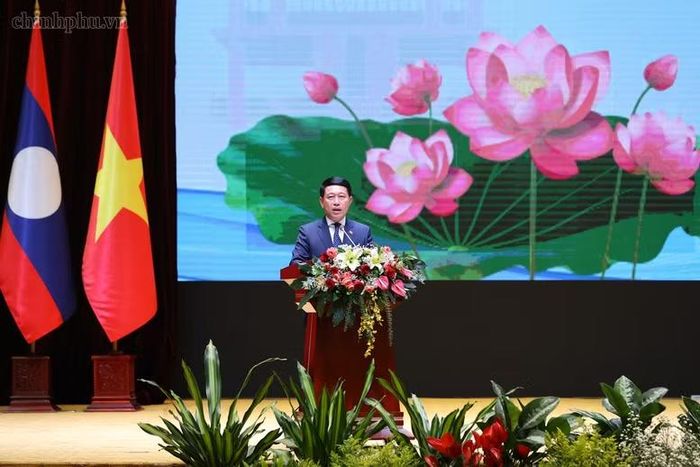 Thủ tướng Chính phủ Lào Saleumxay Kommasith phát biểu tại Hội nghị xúc tiến đầu tư Việt Nam-Lào - Ảnh: CP