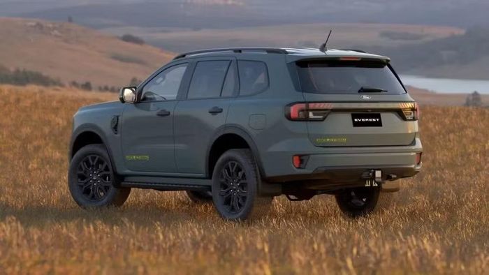 Ngoại hình xe có một số chi tiết thiết kế mới và khác biệt - Ảnh: Ford