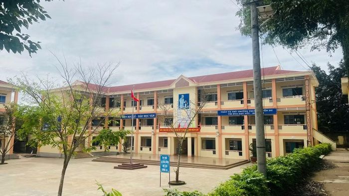 Hiện chính quyển địa phương đã chỉ đạo làm rõ khoản thu 3 triệu đồng ghi “quỹ trường” tại Trường THCS Nguyễn Du. Ảnh Trần Hiền