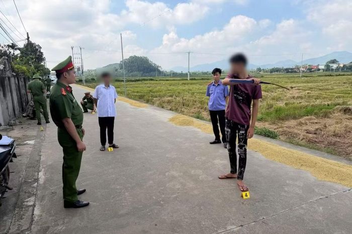 Cơ quan Cảnh sát điều tra dựng lại hiện trường vụ án. Ảnh: CACC