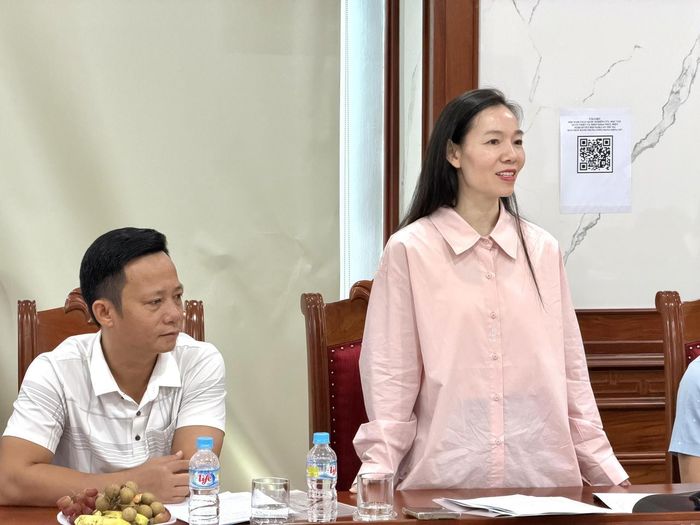 Nhà báo Phạm Thị Tuyết Lan phát biểu ý kiến về trách nhiệm nghề nghiệp và chuẩn mực ứng xử của người làm báo trên không gian mạng.