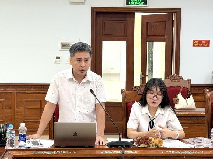 Ông Ngô Văn Toàn, đảng viên Chi bộ VPĐD tại TP Đà Nẵng trình bày tham luận về đổi mới, nâng cao chất lượng sinh hoạt Chi bộ và quản lý, giáo dục, phân công nhiệm vụ đảng viên.