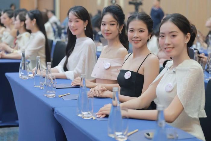 Nhiều gương mặt gây chú ý bởi chiều cao, vóc dáng cân đối cùng vẻ đẹp tự nhiên.