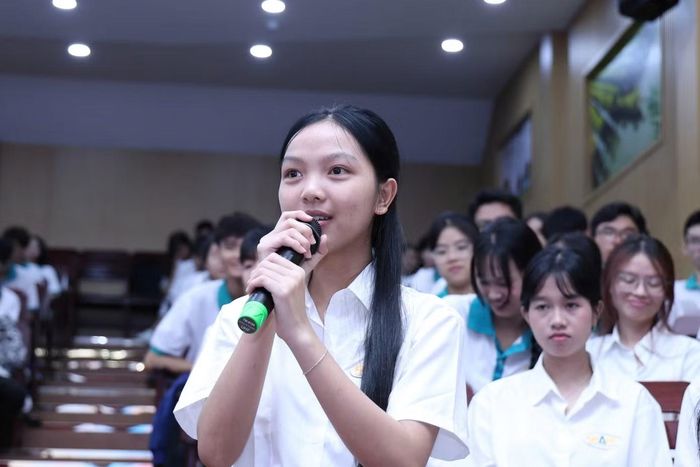 Sinh viên Hồng Như, ngành Logistics và Quản lý chuỗi cung ứng, Trường Đại học Giao thông vận tải TP.HCM (UTH)