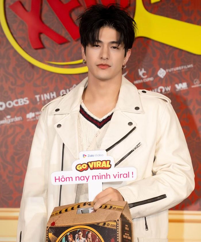 Nữ chính do DJ Mie thể hiện. Cô xuất hiện nổi bật với chiếc đầm đỏ tôn làn da trắng sứ. Mie hào hứng khi bộ phim được thực hiện phiên bản Thái Lan. "Nếu được mời tham gia bản Thái, Mie luôn sẵn sàng 100%, thậm chí là đóng miễn phí luôn", cô nói.