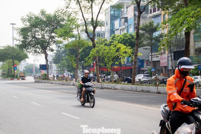 Mỗi bên đường được mở rộng thêm 5,5 m để tăng diện tích lưu thông cho các phương tiện.