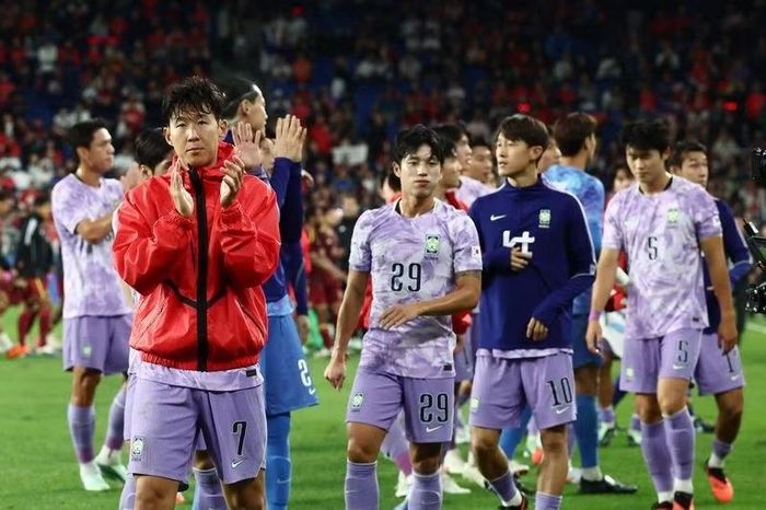  Đang có những ý kiến cho rằng Son Heung-min nên nhường băng đội trưởng cho thế hệ kế tiếp. 