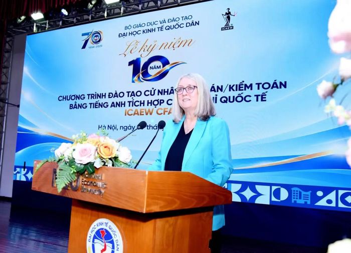 Nữ Nam tước Smith xứ Malvern phát biểu tại sự kiện