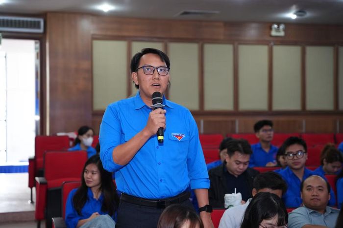 Thầy Nguyễn Nhật Linh kể tình huống thực tế khi ứng dụng AI trong công việc.
