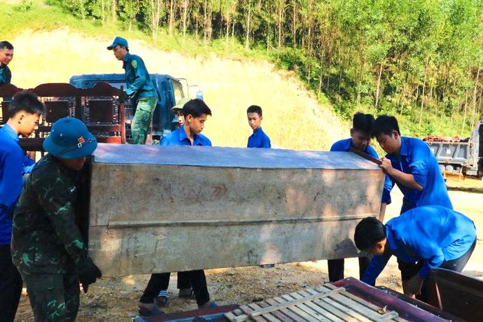 Những phần việc thiết thực của tuổi trẻ Kim Bảng góp phần đẩy nhanh tiến độ giải phóng mặt bằng.