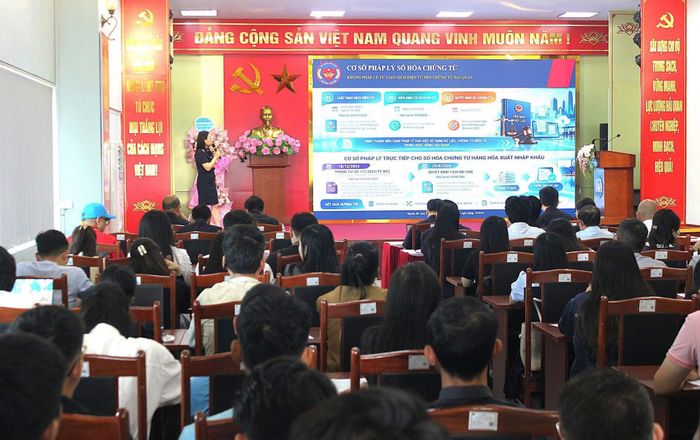 Doanh nghiệp được phổ biến các quy định mới và hướng dẫn lộ trình, quy trình số hóa.