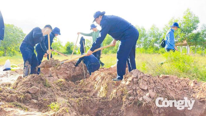 Đội K73 đào tìm được hài cốt liệt sĩ tại Campuchia.